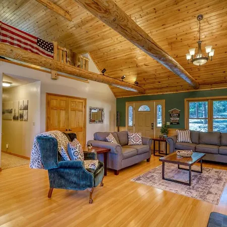 Villa 1870 Shenandoah Dr
